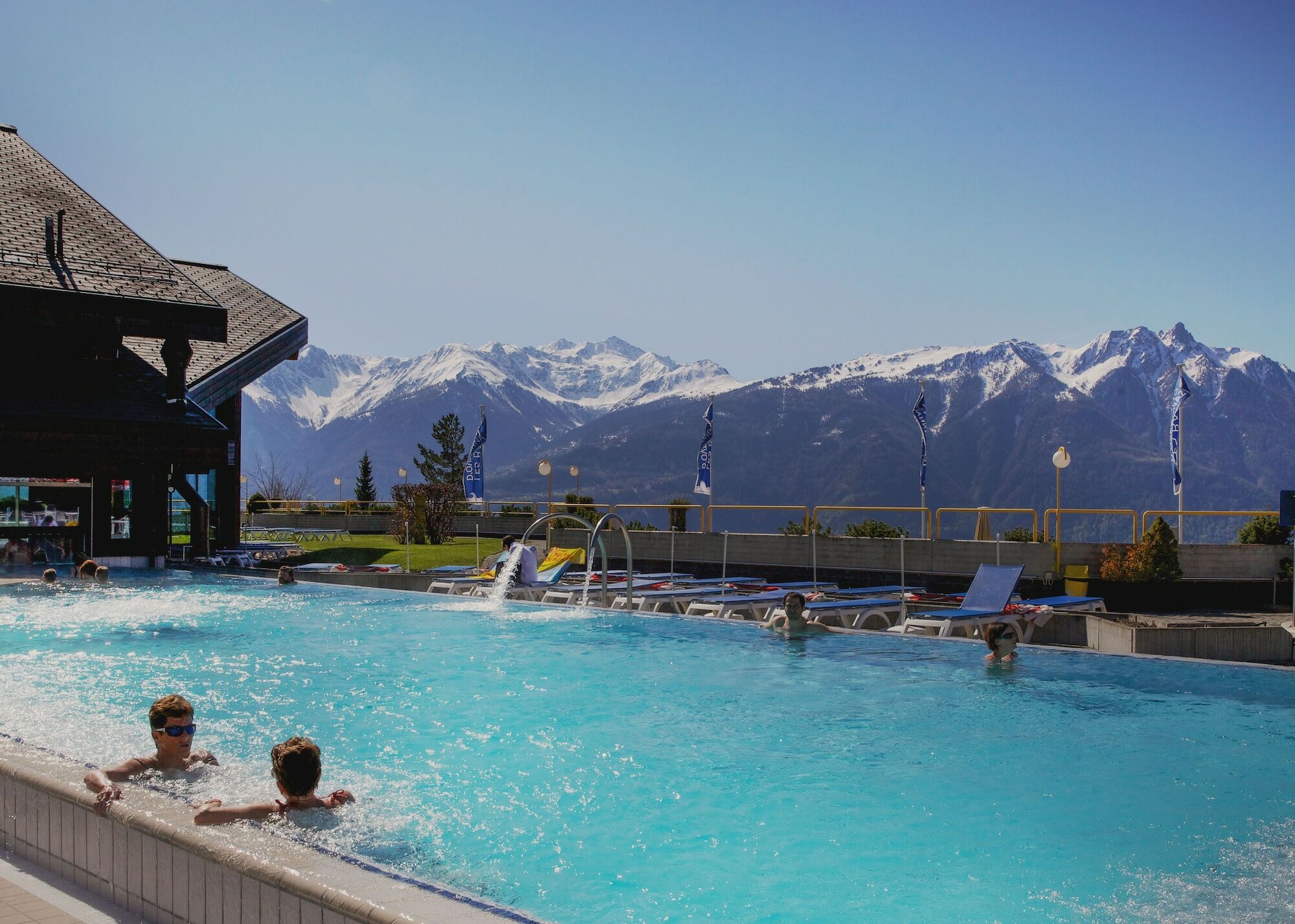Hotel Les Bains D'Ovronnaz Bagian luar foto